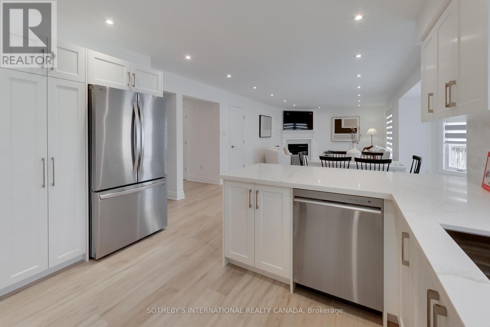 1124 Lansdown Drive, Oakville, Ontario  L6J 7N7 - Photo 13 - W13018156