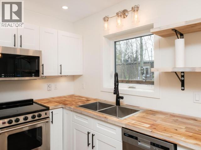 205 Rainbow Road, Whitehorse, Yukon  Y1A 5H8 - Photo 12 - 17216