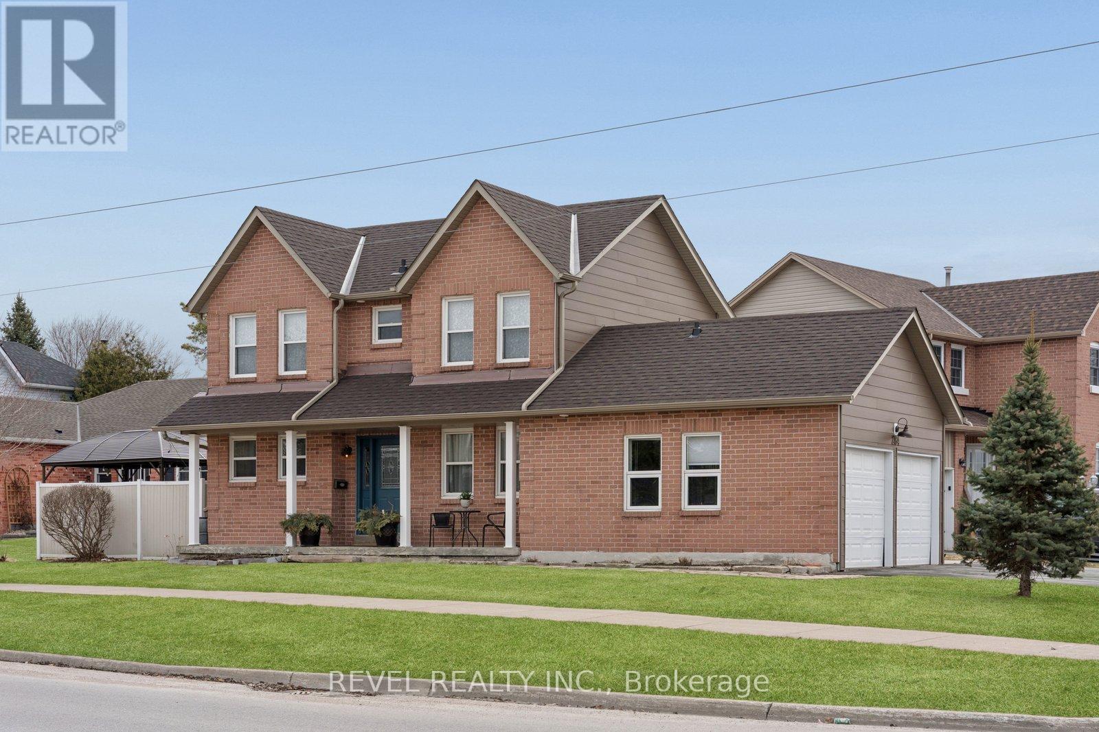 284 Victoria Avenue N, Kawartha Lakes, Ontario  K9V 6A8 - Photo 1 - X12829796