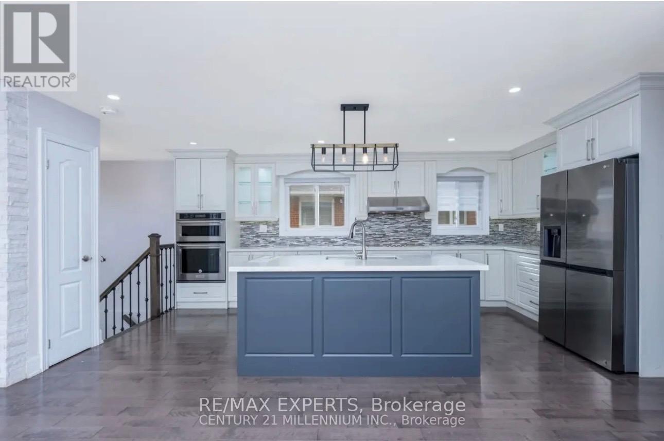465 Fergo Avenue, Mississauga, Ontario  L5B 2J2 - Photo 2 - W13065356