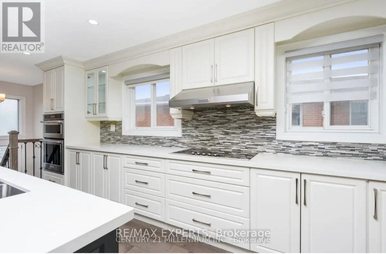 465 Fergo Avenue, Mississauga, Ontario  L5B 2J2 - Photo 3 - W13065356