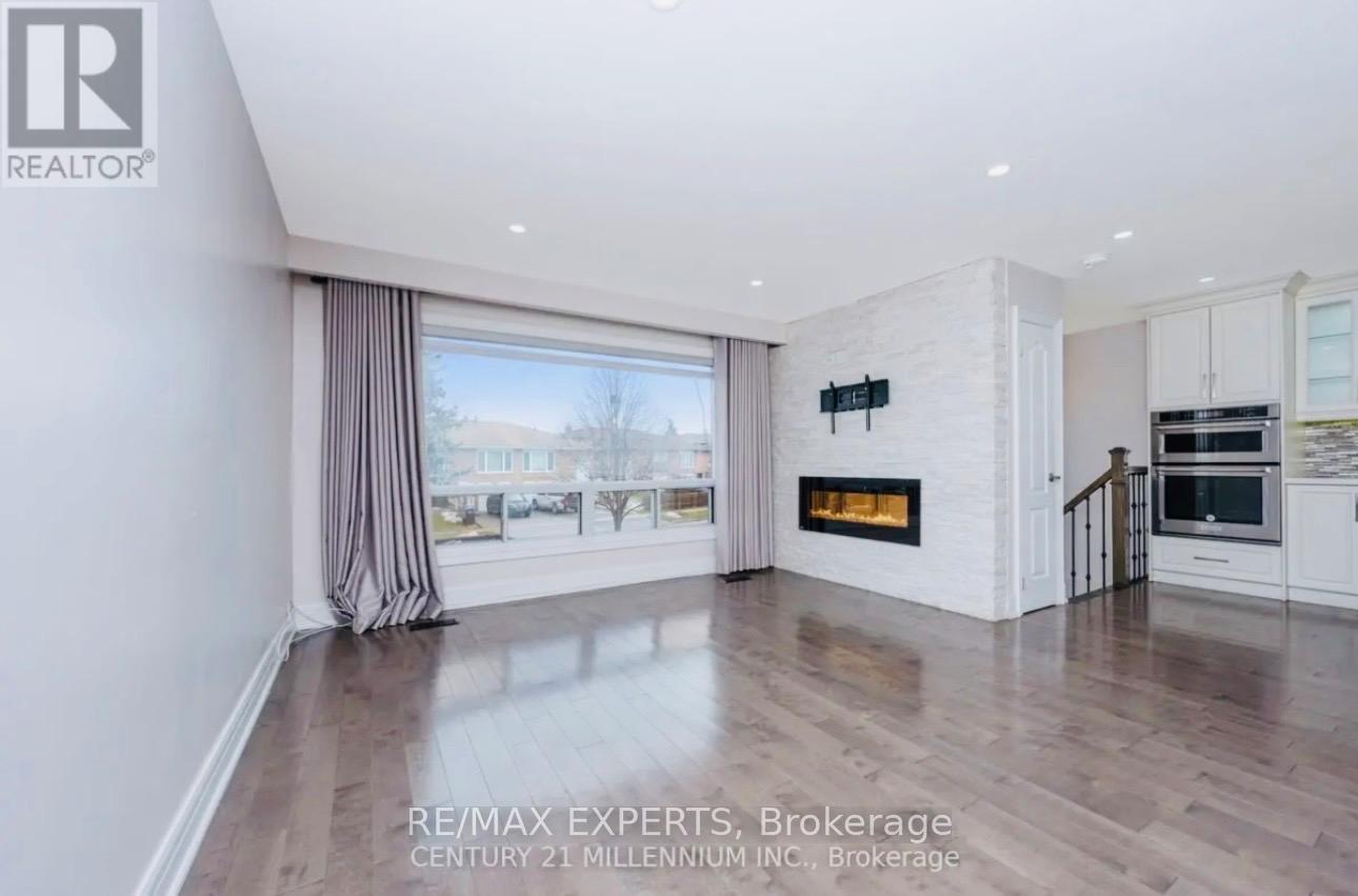 465 Fergo Avenue, Mississauga, Ontario  L5B 2J2 - Photo 4 - W13065356