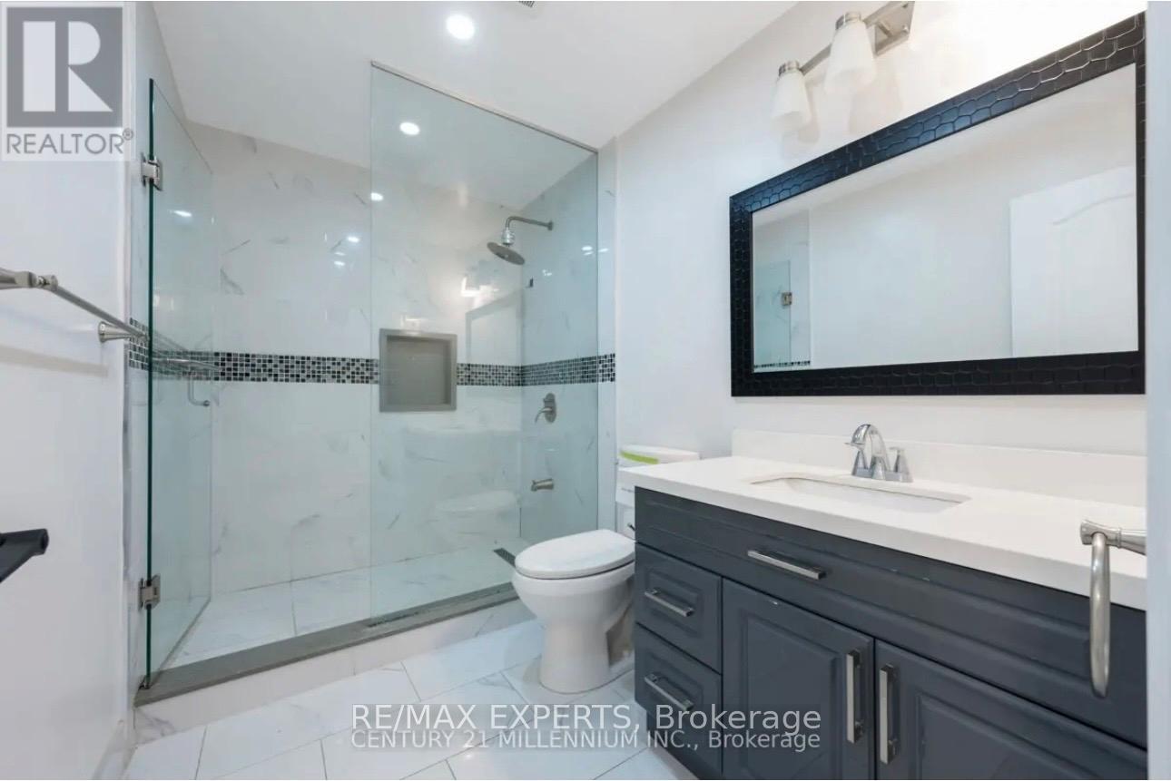 465 Fergo Avenue, Mississauga, Ontario  L5B 2J2 - Photo 6 - W13065356