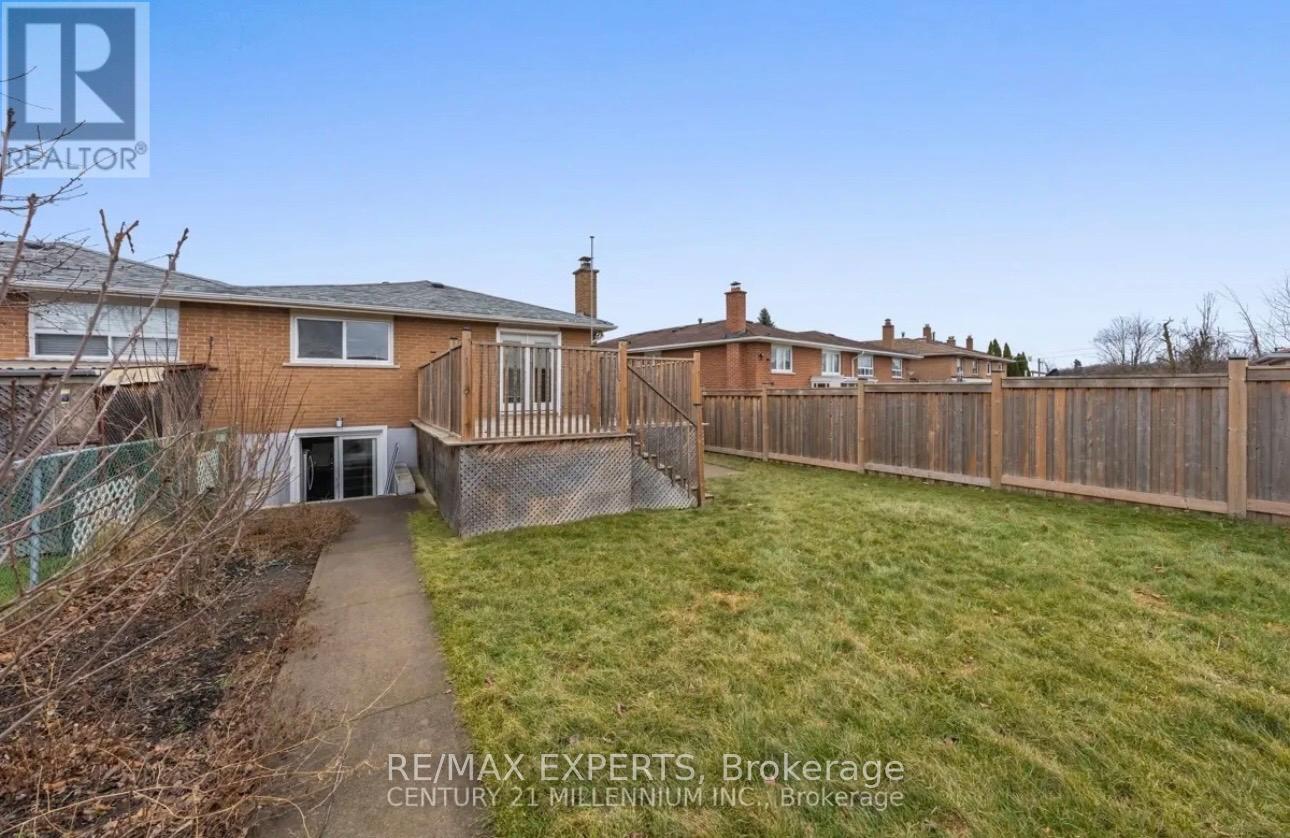 465 Fergo Avenue, Mississauga, Ontario  L5B 2J2 - Photo 7 - W13065356