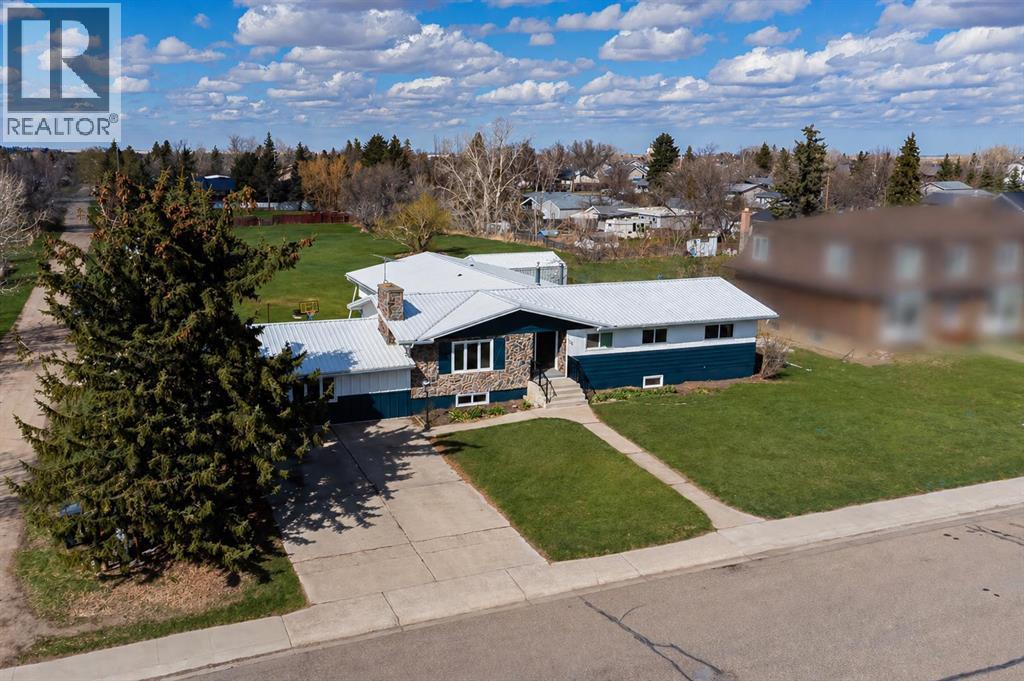 155e 100n, Raymond, Alberta  T0K 2S0 - Photo 1 - A2306481