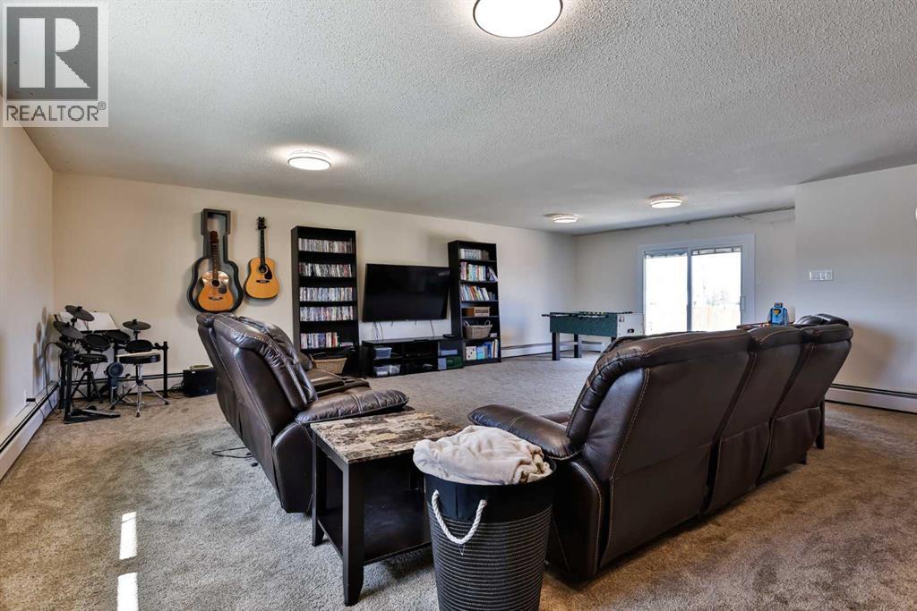 155e 100n, Raymond, Alberta  T0K 2S0 - Photo 11 - A2306481