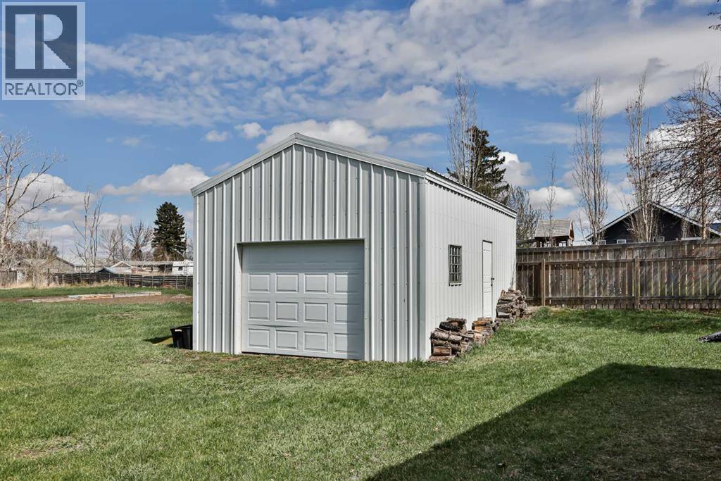 155e 100n, Raymond, Alberta  T0K 2S0 - Photo 36 - A2306481