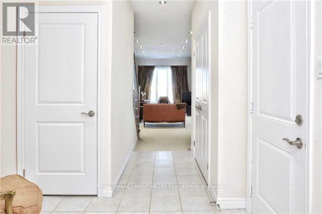 11 - 7 Lakelawn Road, Grimsby, Ontario  L3M 0E9 - Photo 3 - X13065428
