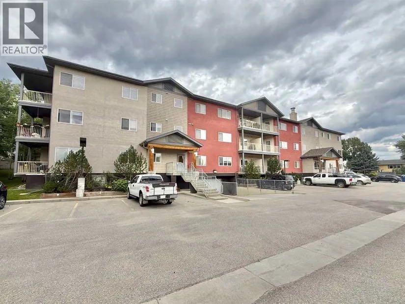 309, 109 Seabolt Drive, Hinton, Alberta