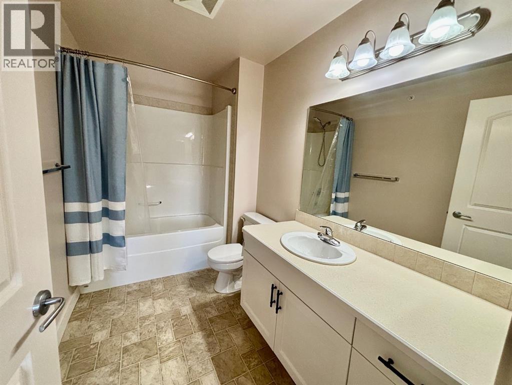 309, 109 Seabolt Drive, Hinton, Alberta  T7V 1K2 - Photo 8 - A2306303