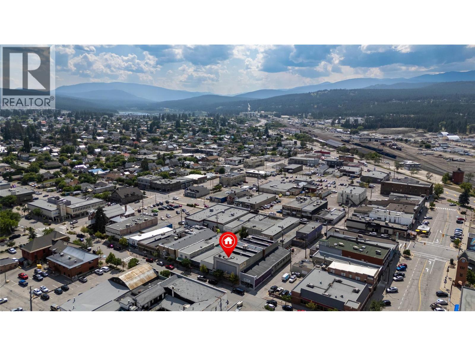 15 10th Avenue S, Cranbrook, British Columbia  V1C 2M9 - Photo 2 - 10385567