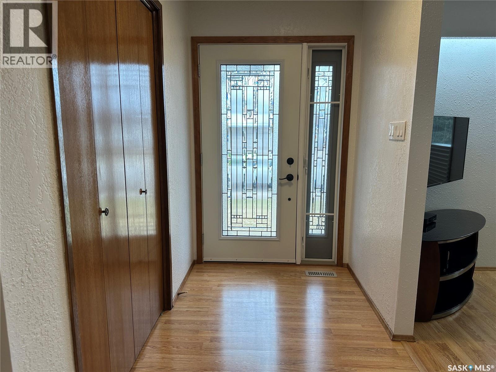 606 Staveley Crescent, Weyburn, Saskatchewan  S4H 2T6 - Photo 13 - SK034465