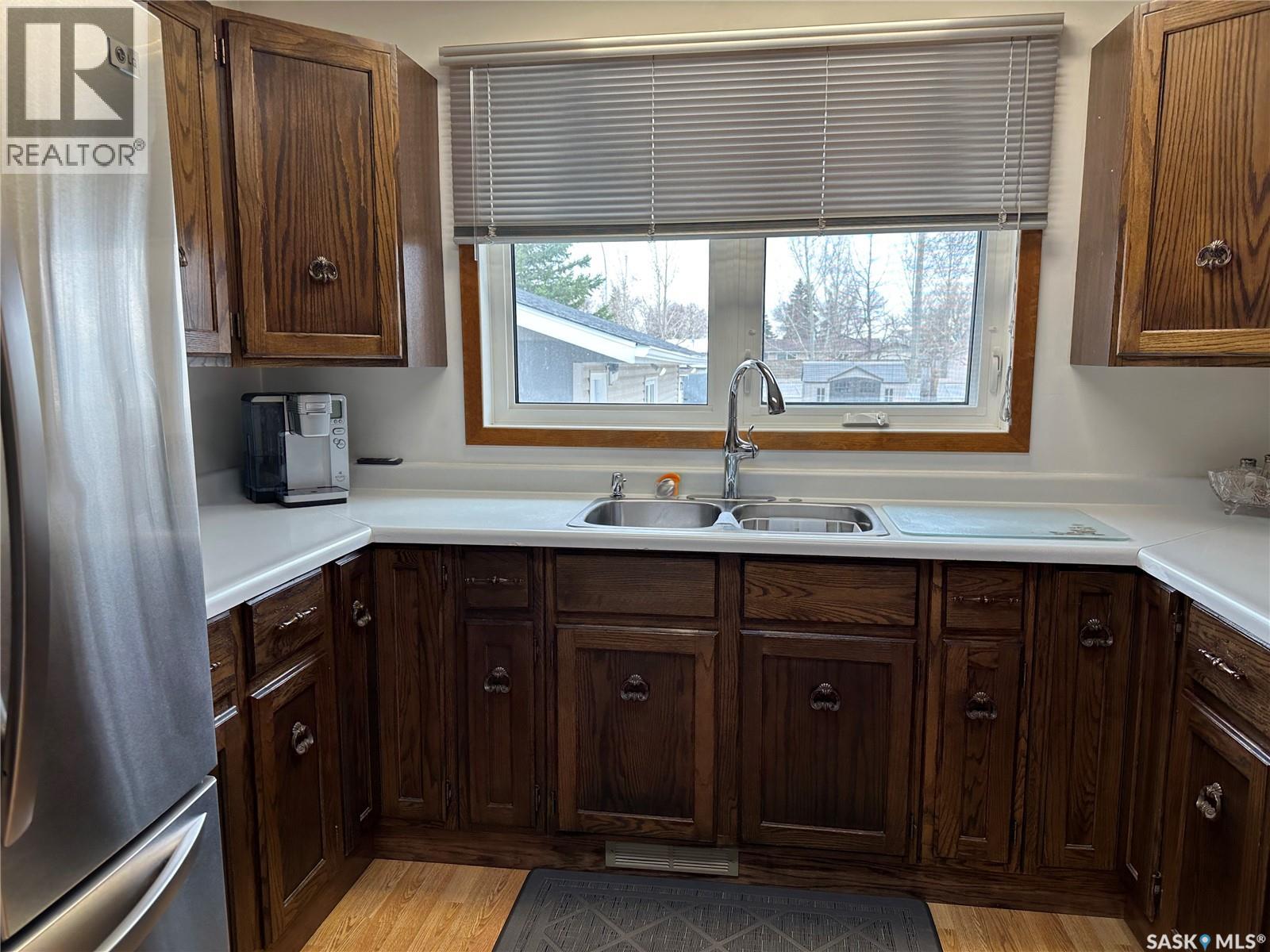 606 Staveley Crescent, Weyburn, Saskatchewan  S4H 2T6 - Photo 2 - SK034465