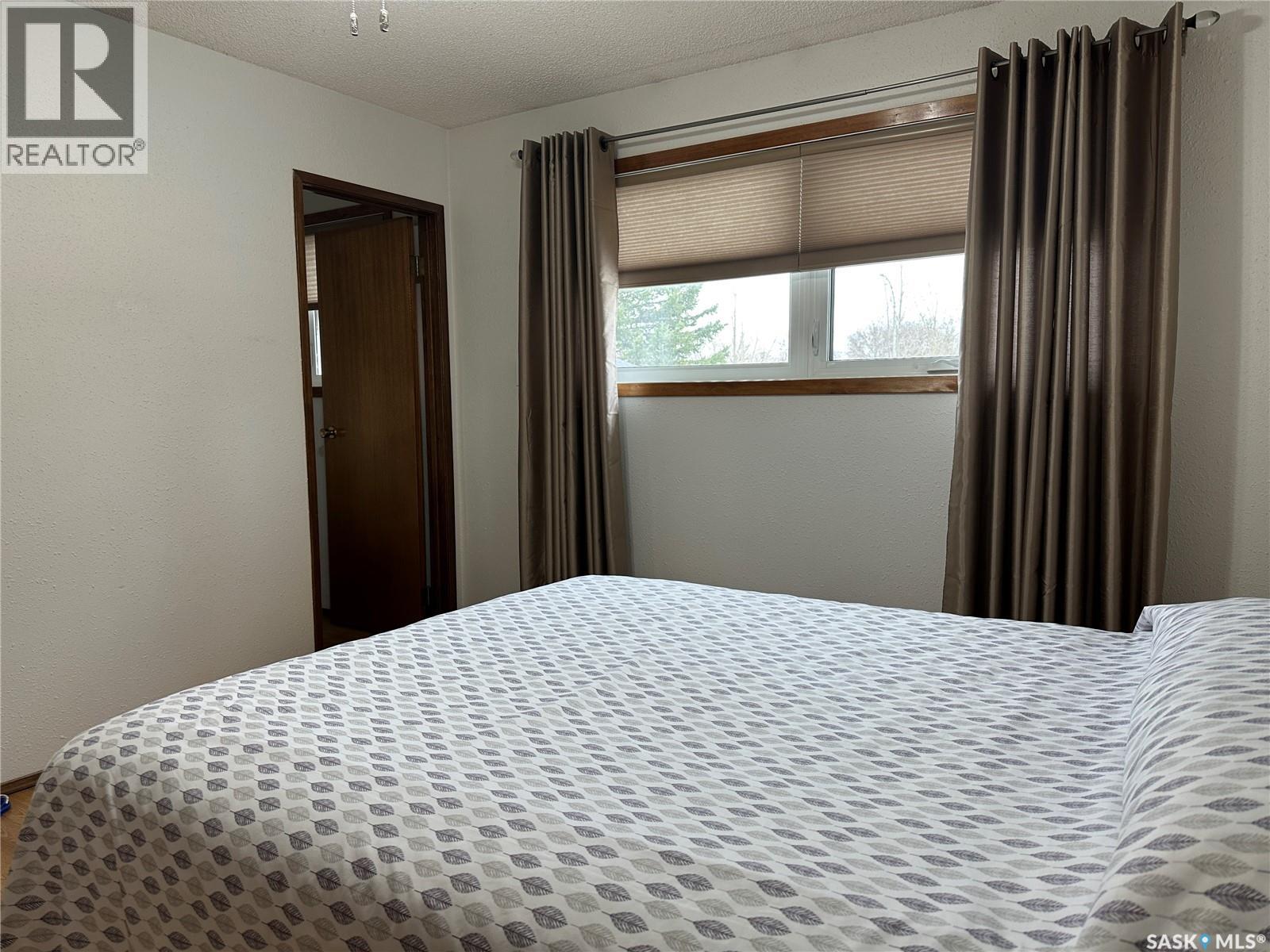 606 Staveley Crescent, Weyburn, Saskatchewan  S4H 2T6 - Photo 23 - SK034465