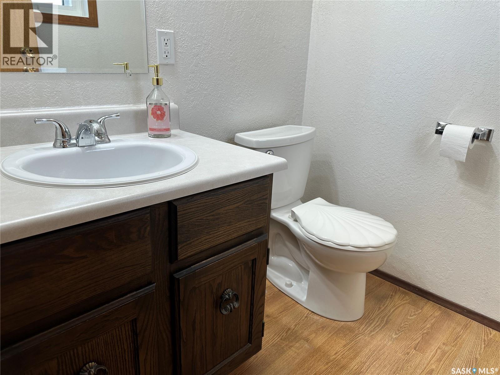606 Staveley Crescent, Weyburn, Saskatchewan  S4H 2T6 - Photo 24 - SK034465