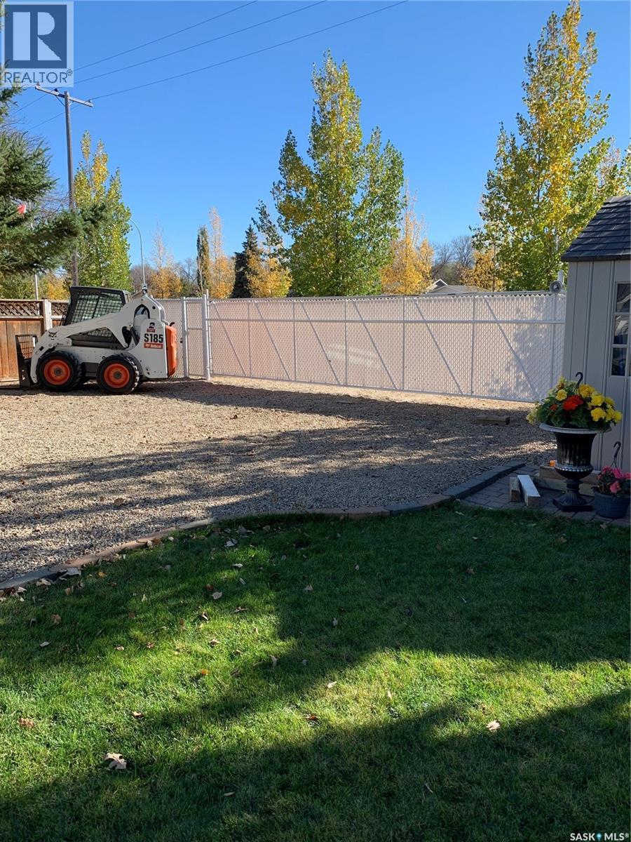 606 Staveley Crescent, Weyburn, Saskatchewan  S4H 2T6 - Photo 44 - SK034465