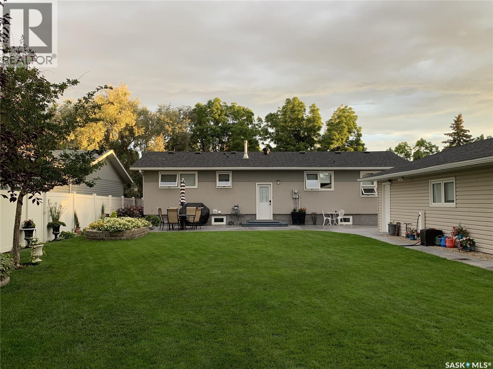 606 Staveley Crescent, Weyburn, Saskatchewan  S4H 2T6 - Photo 46 - SK034465