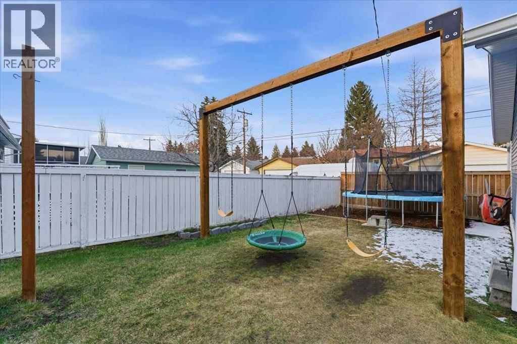 10812 Maplecrest Road Se, Calgary, Alberta  T2J 1X9 - Photo 39 - A2305821
