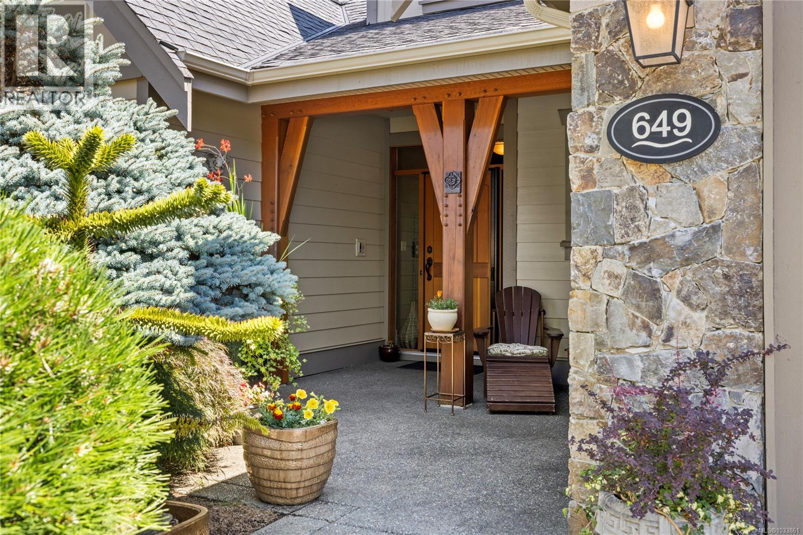 649 Eaglewood Crt, Qualicum Beach, British Columbia