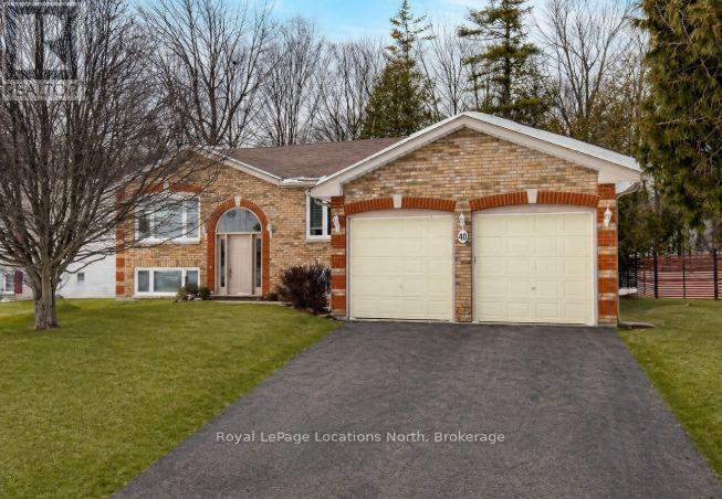 40 Fairway Crescent, Wasaga Beach, Ontario  L9Z 1B8 - Photo 3 - S12923984