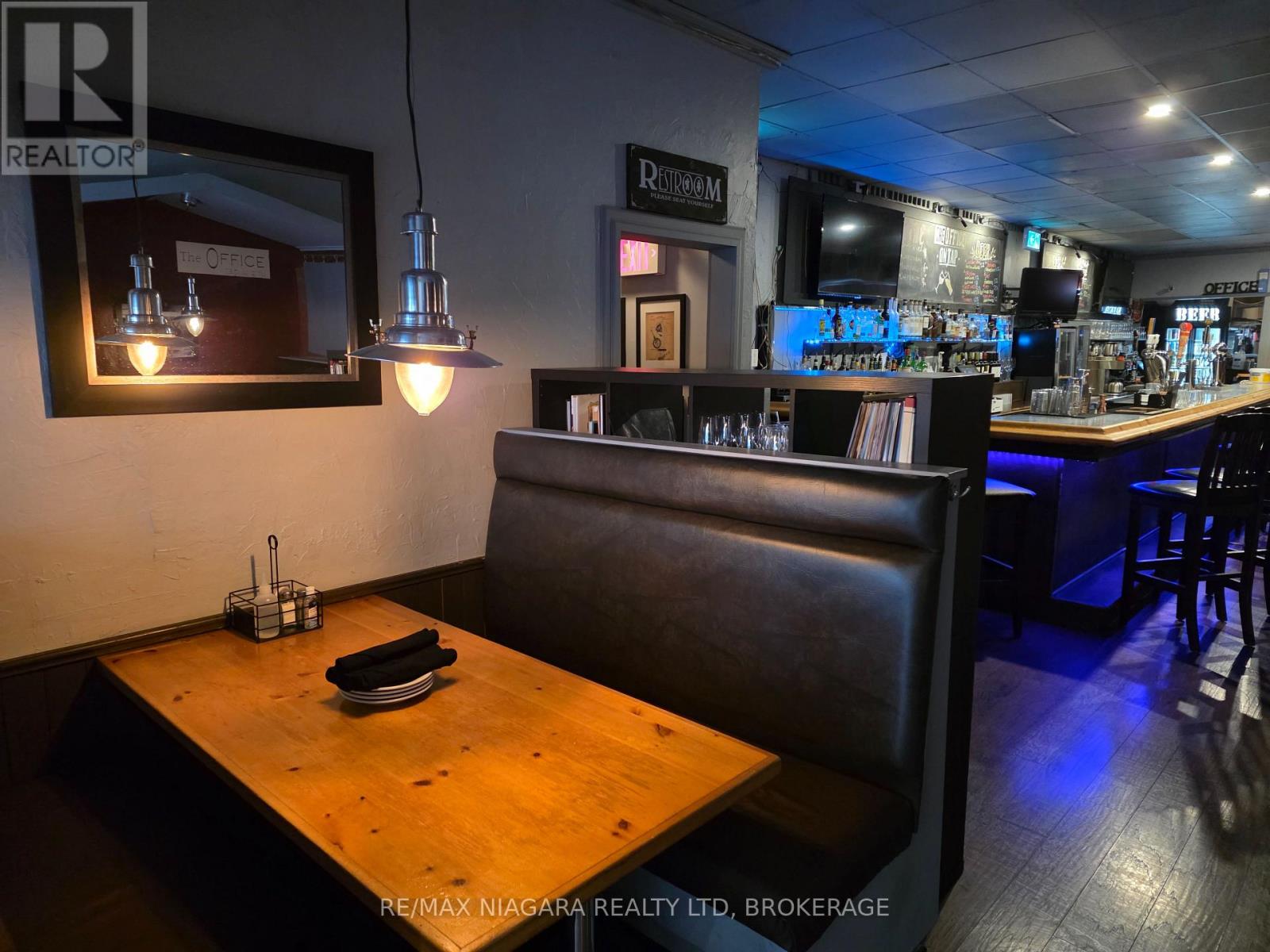 22 James Street, St. Catharines, Ontario  L2R 5B8 - Photo 2 - X13065572