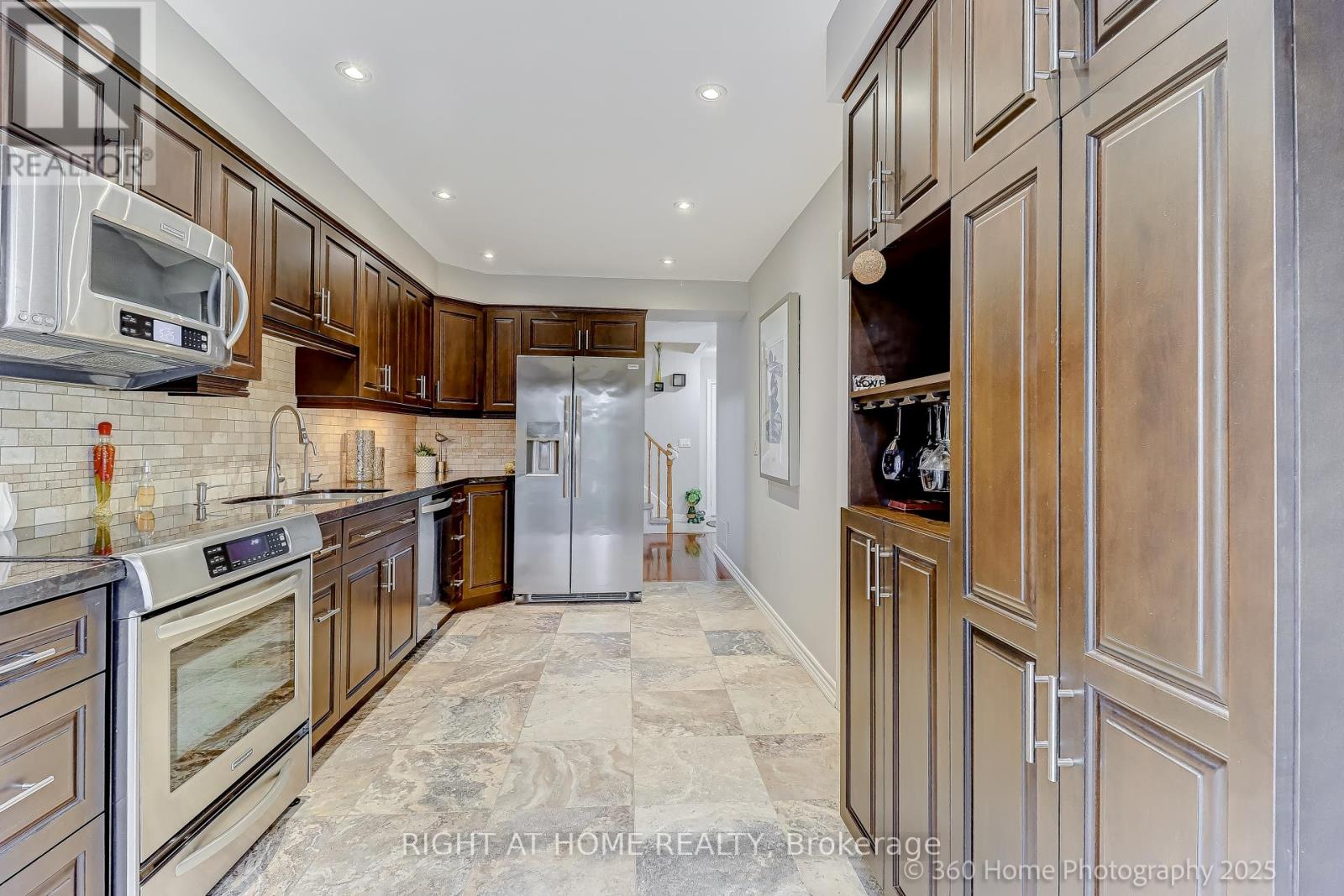 32 HEATHCLIFFE SQUARE, Brampton, Ontario