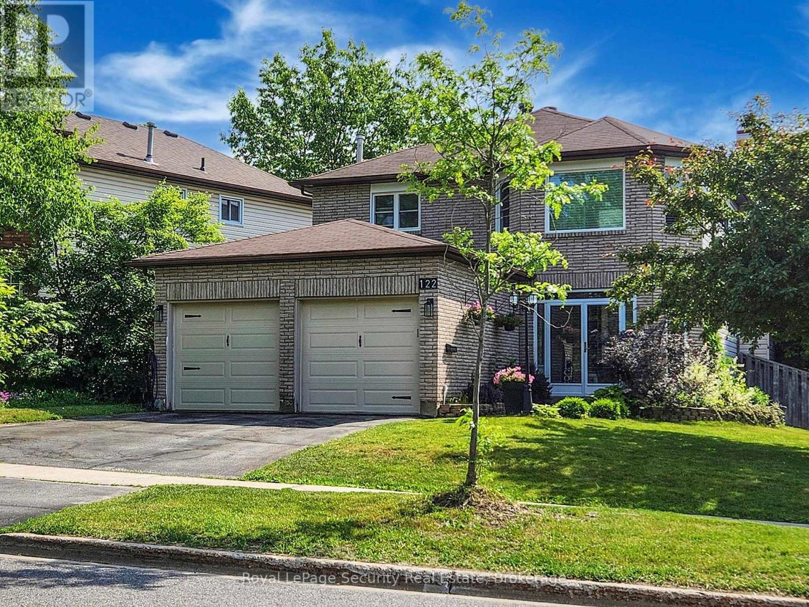 122 BROWNING TRAIL, Barrie, Ontario