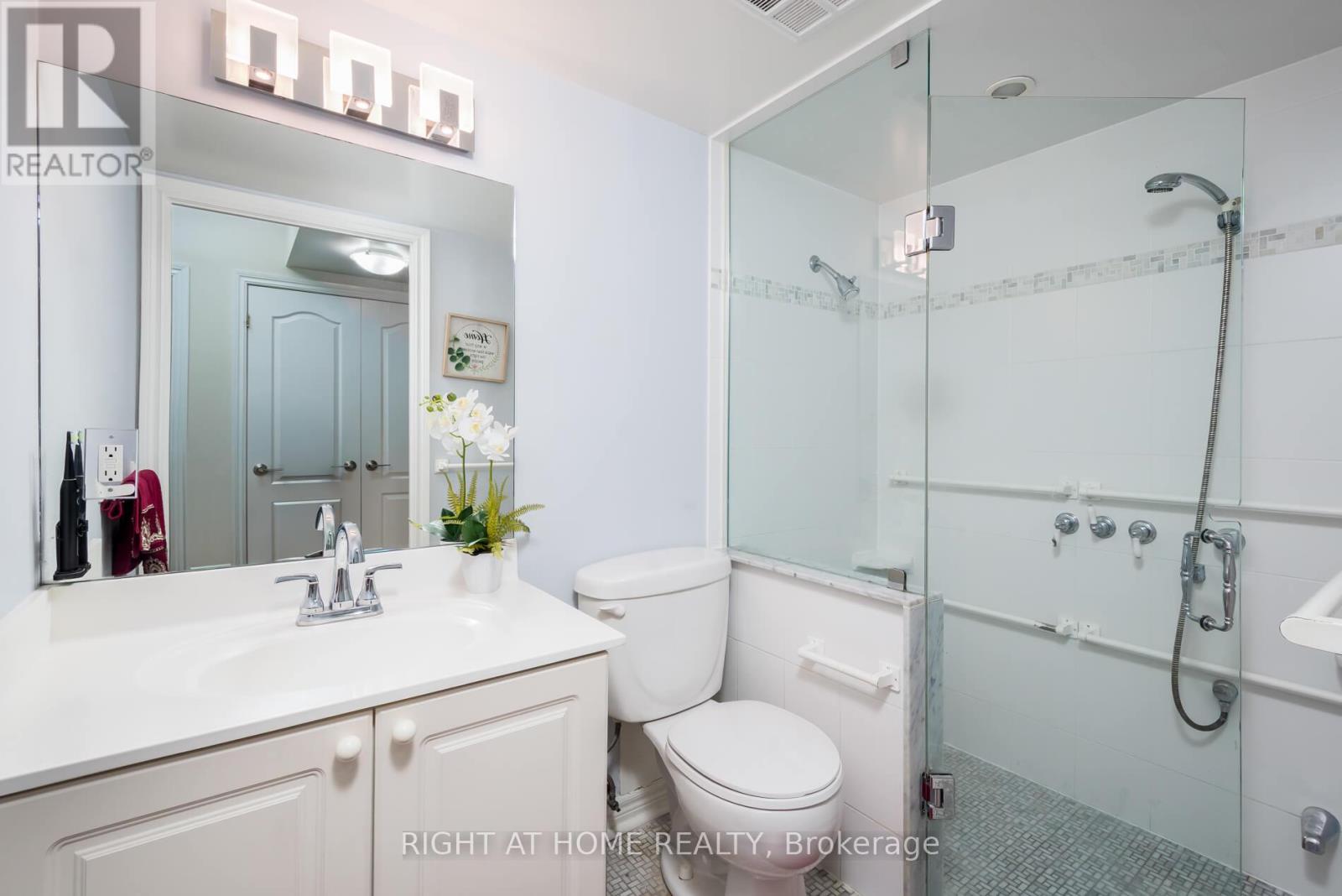 202 - 2088 Lawrence Avenue W, Toronto, Ontario  M9N 3Z9 - Photo 27 - W12831934