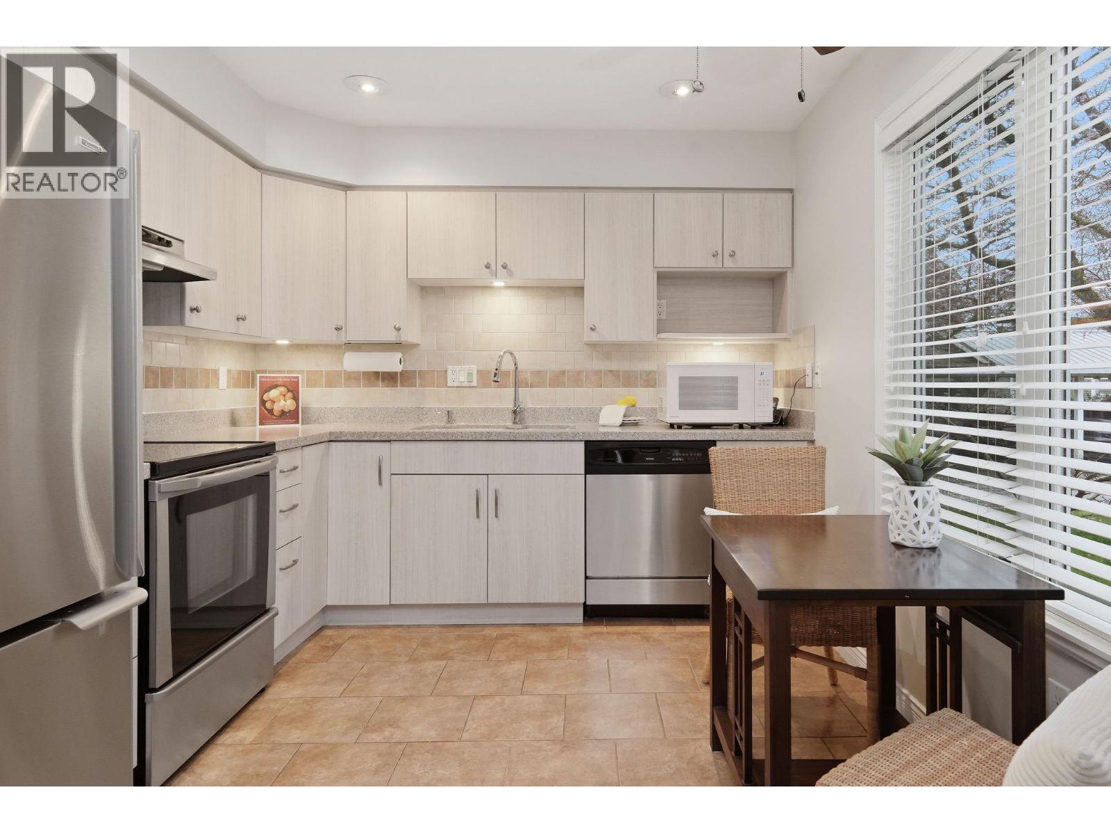 1558 Bowser Avenue, North Vancouver, British Columbia  V7P 2Y3 - Photo 13 - R3118020