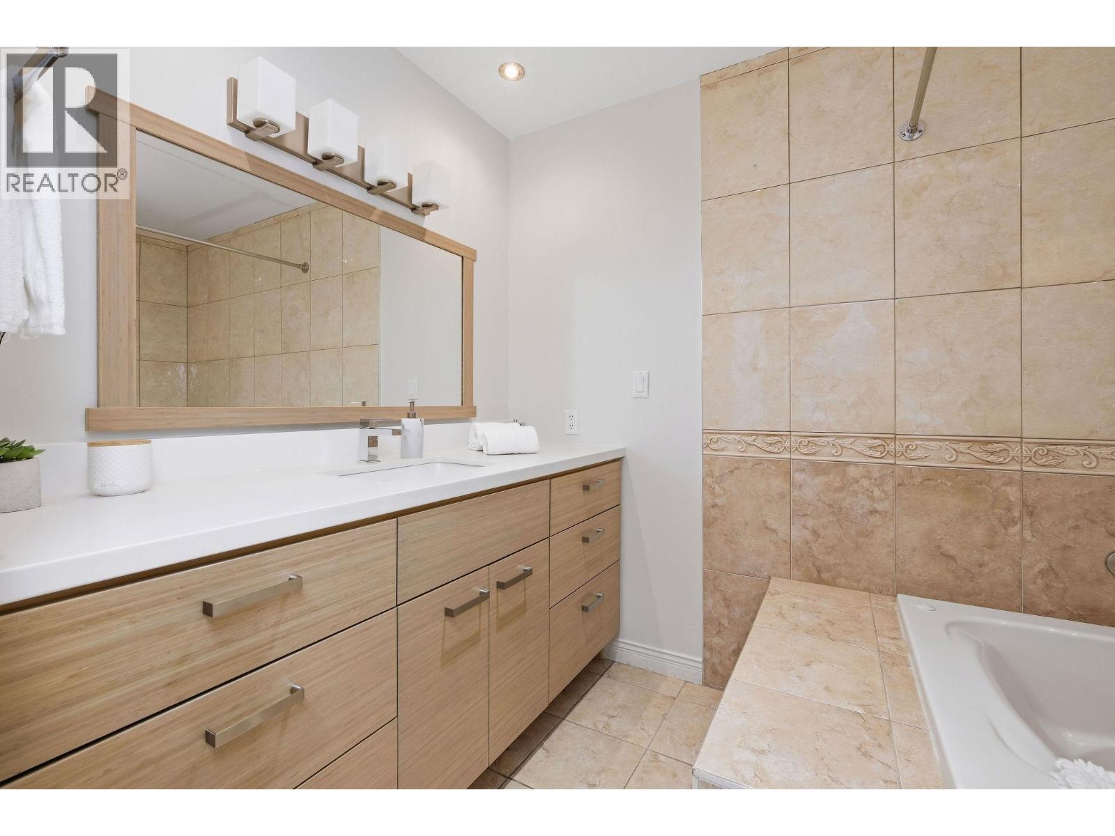 1558 Bowser Avenue, North Vancouver, British Columbia  V7P 2Y3 - Photo 19 - R3118020