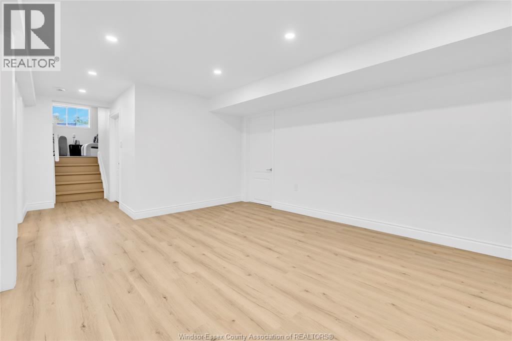 10540 Halstead, Windsor, Ontario  N8R 2C4 - Photo 19 - 26009628