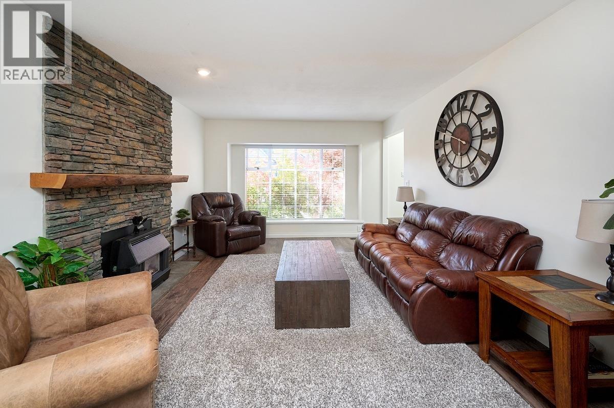 21469 126 Avenue, Maple Ridge, British Columbia  V4R 2H4 - Photo 3 - R3117980