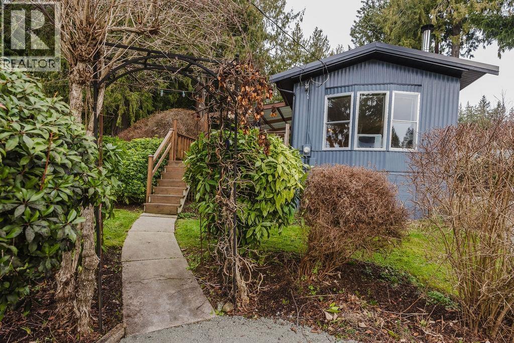 3366 Richards Road, Roberts Creek, British Columbia  V0N 2W2 - Photo 2 - R3117987
