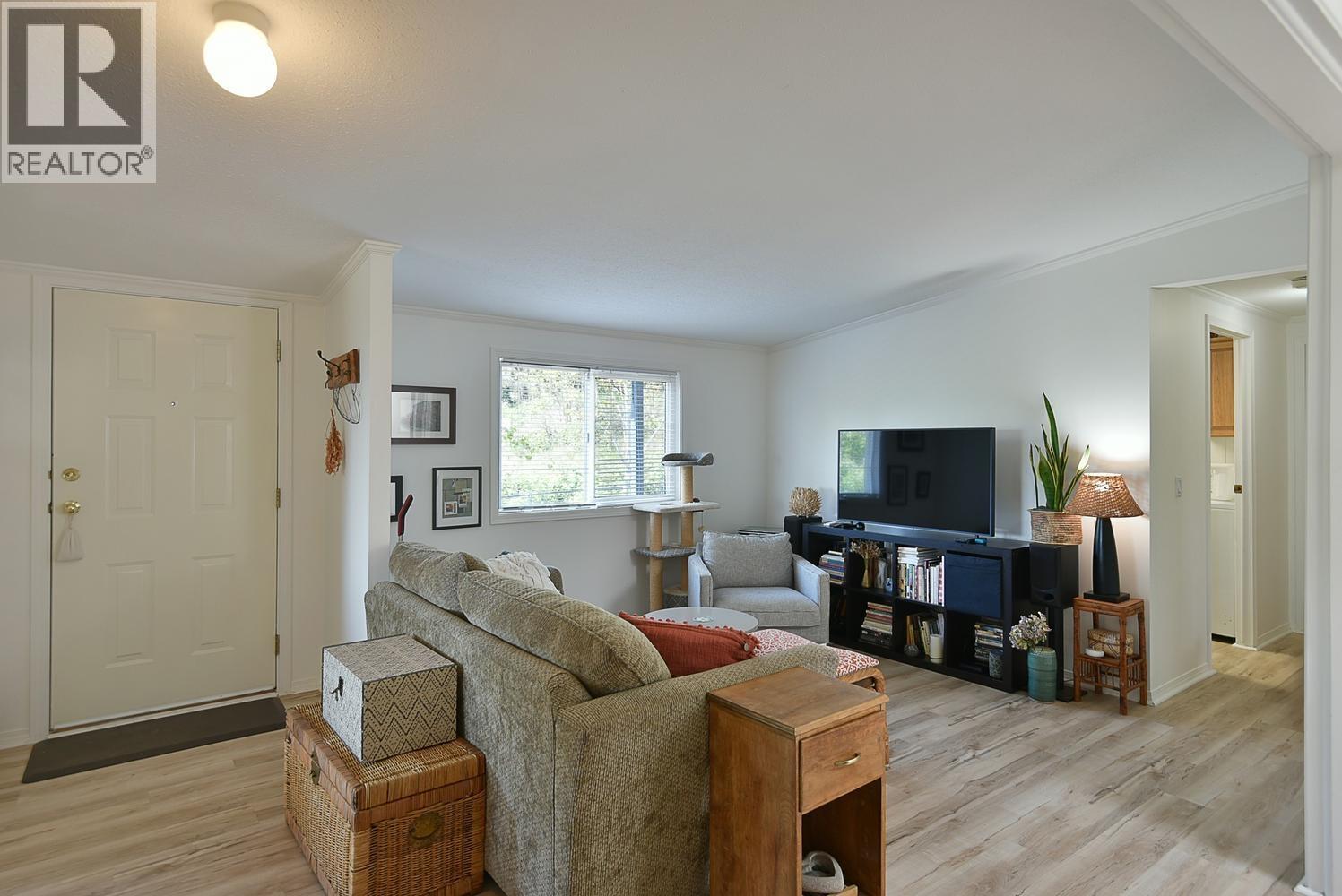 6217 Bligh Road, Sechelt, British Columbia  V7Z 0M1 - Photo 13 - R3117997