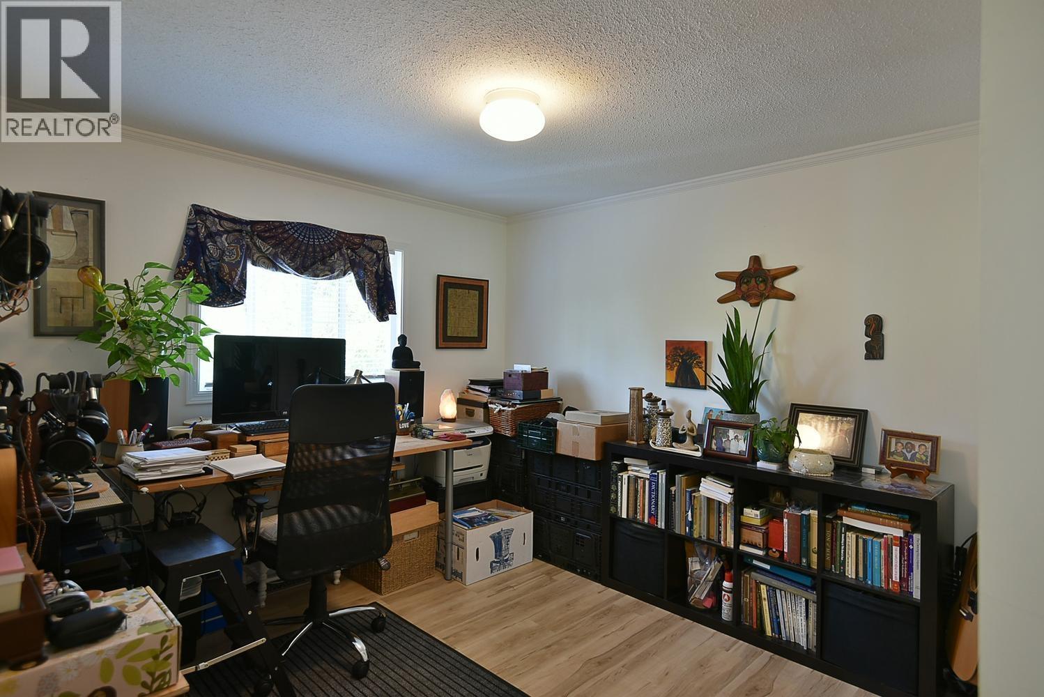 6217 Bligh Road, Sechelt, British Columbia  V7Z 0M1 - Photo 19 - R3117997