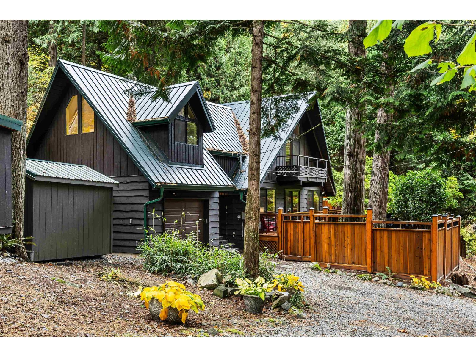 6326 Rockwell Drive, Harrison Lake, Harrison Hot Springs, British Columbia  V0M 1A0 - Photo 1 - R3117962