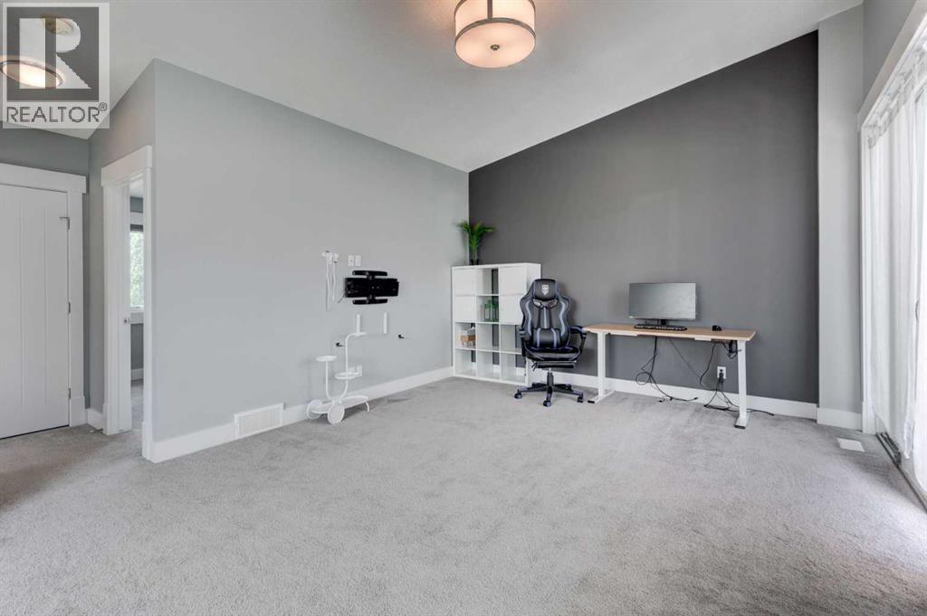 112 Burma Star Road SW, Calgary, Alberta  T3E 7Y4 - Photo 23 - A2290079