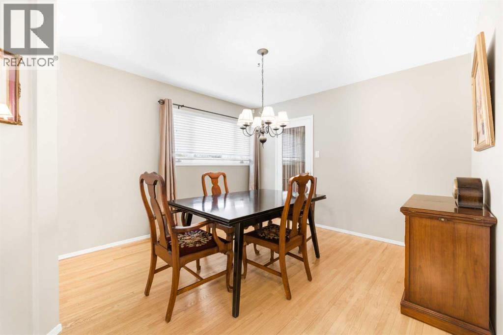 803 Seattle Drive Sw, Calgary, Alberta  T2W 0M9 - Photo 7 - A2305853