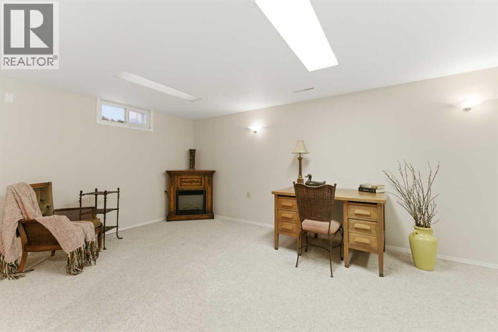 803 Seattle Drive Sw, Calgary, Alberta  T2W 0M9 - Photo 25 - A2305853