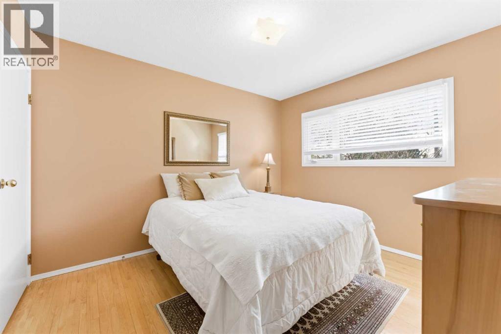 803 Seattle Drive Sw, Calgary, Alberta  T2W 0M9 - Photo 12 - A2305853