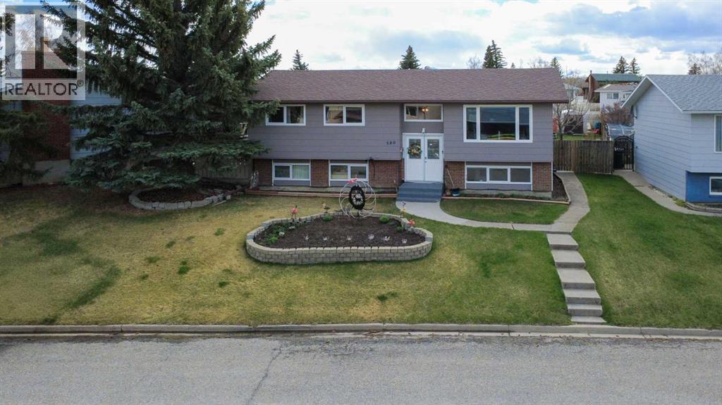580 Mcdougall Street, Pincher Creek, Alberta  T0K 1W0 - Photo 1 - A2306436