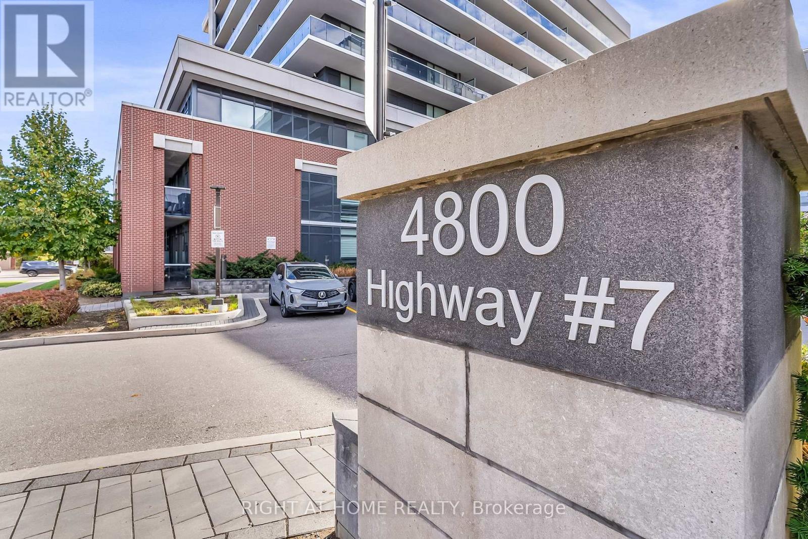 810 - 4800 Highway 7, Vaughan, Ontario  L4L 1H8 - Photo 2 - N12676688