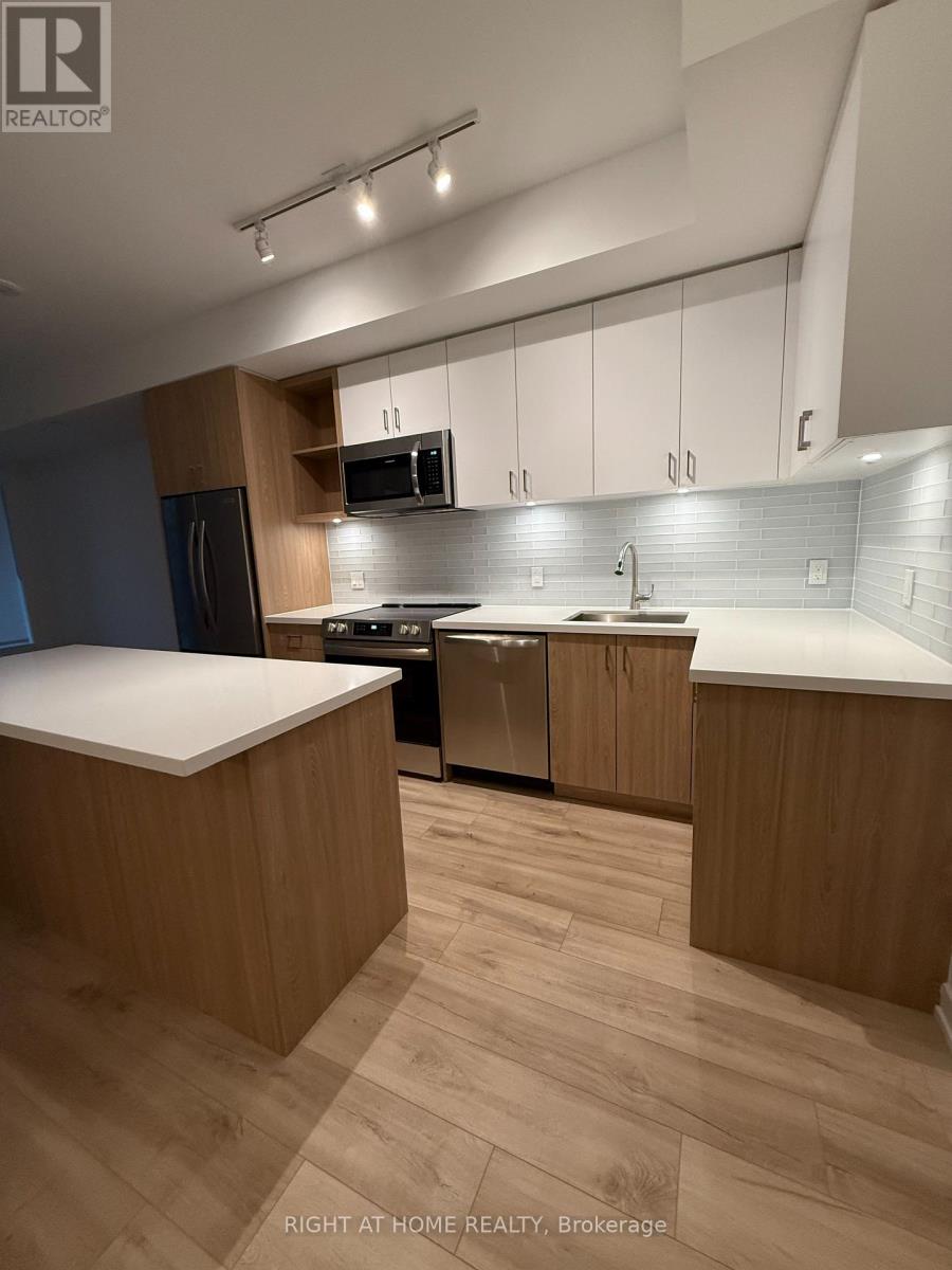 242 - 333 Sunseeker Avenue, Innisfil, Ontario  L9R 0R6 - Photo 2 - N12699454