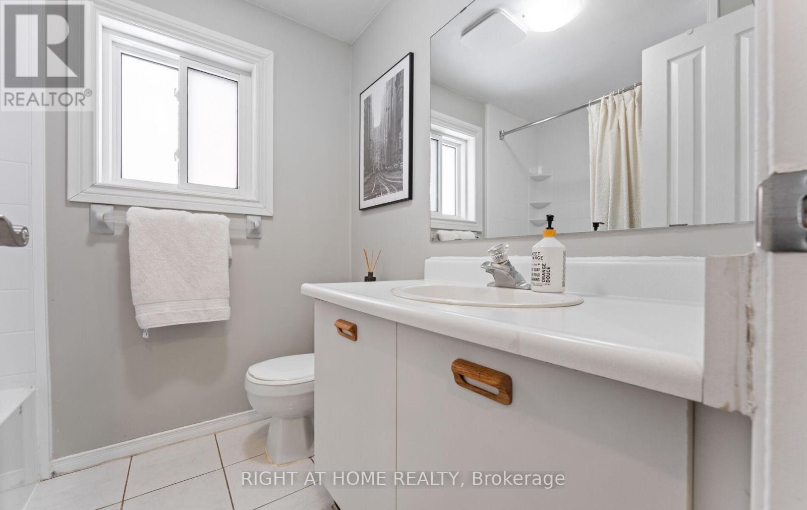 56 Ferguson Drive, Barrie, Ontario  L4N 7B5 - Photo 12 - S13052834