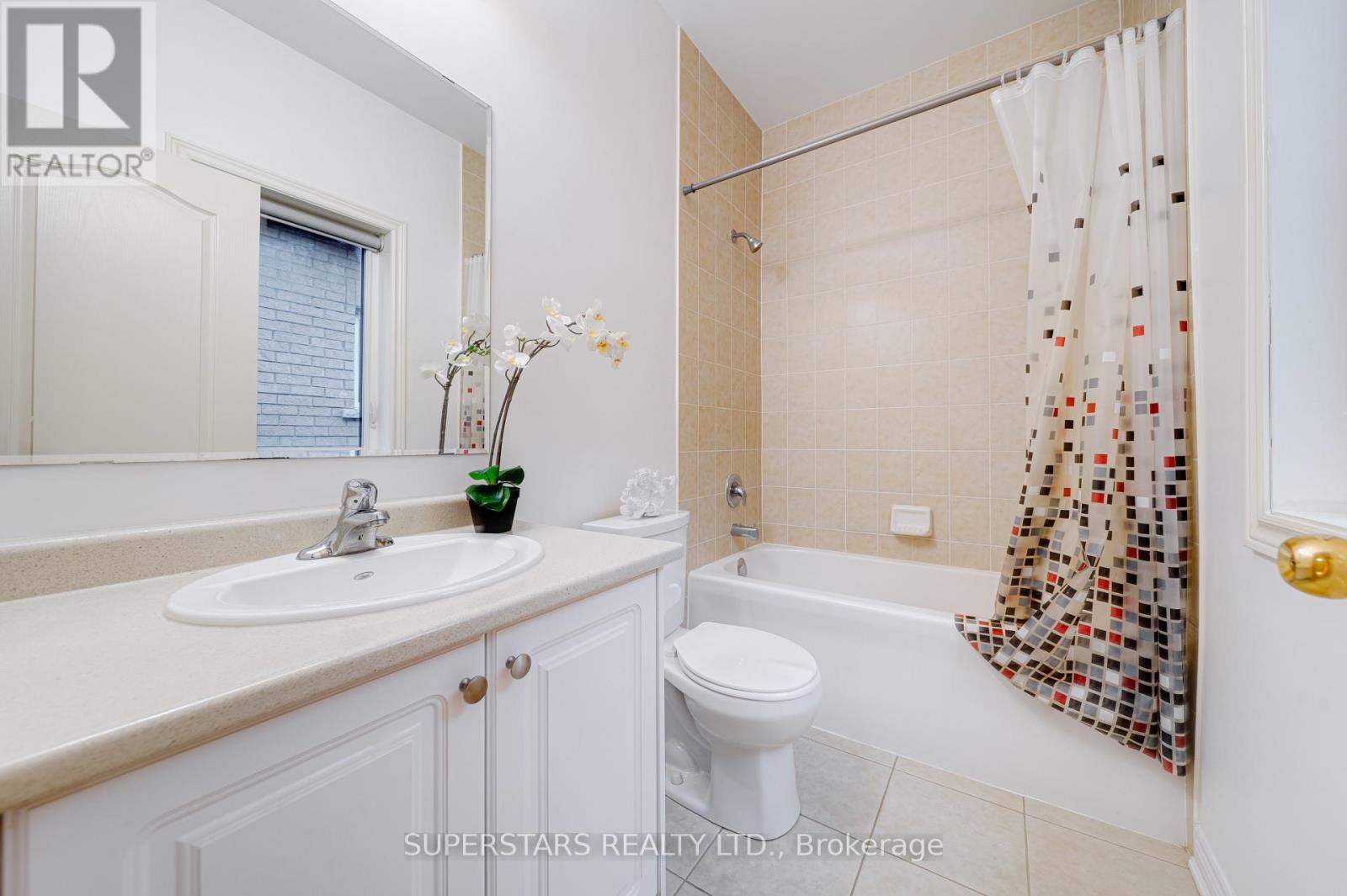 8 Kavanagh Avenue, East Gwillimbury, Ontario  L9N 0P6 - Photo 24 - N13065612