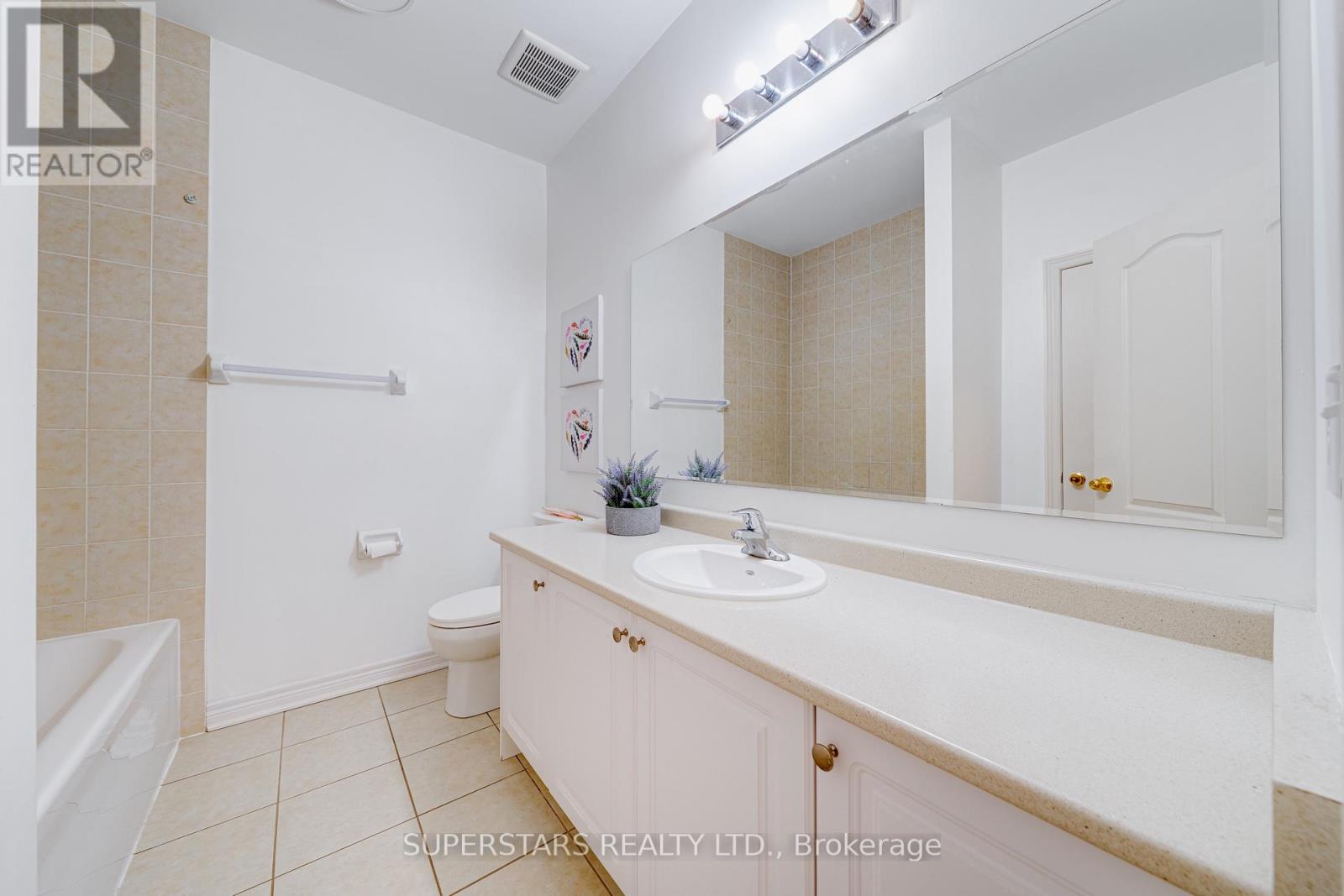 8 Kavanagh Avenue, East Gwillimbury, Ontario  L9N 0P6 - Photo 28 - N13065612