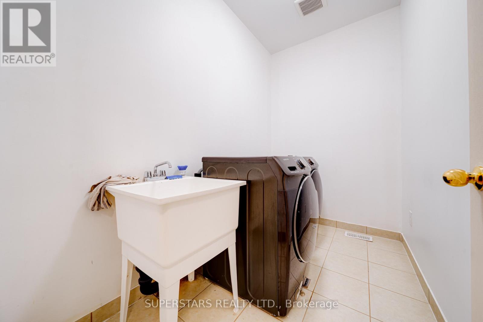 8 Kavanagh Avenue, East Gwillimbury, Ontario  L9N 0P6 - Photo 29 - N13065612