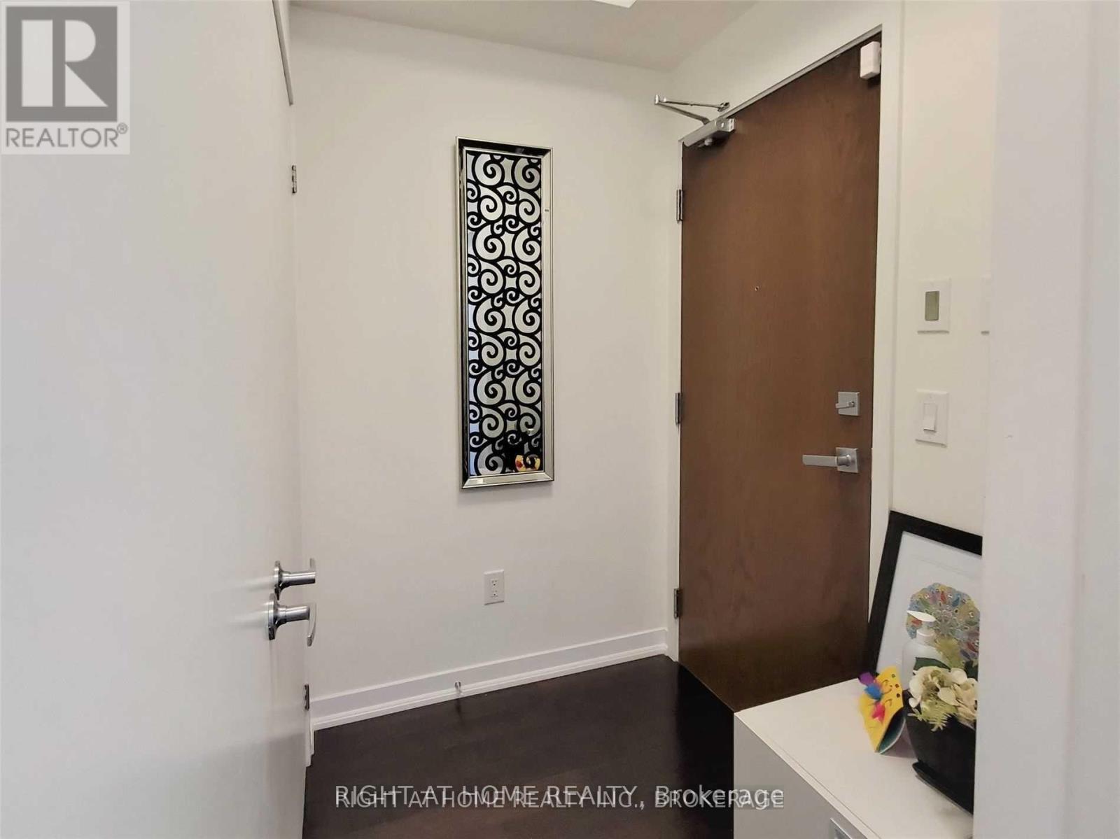 801 - 360 Square One Drive, Mississauga, Ontario  L5B 0G7 - Photo 4 - W12894952