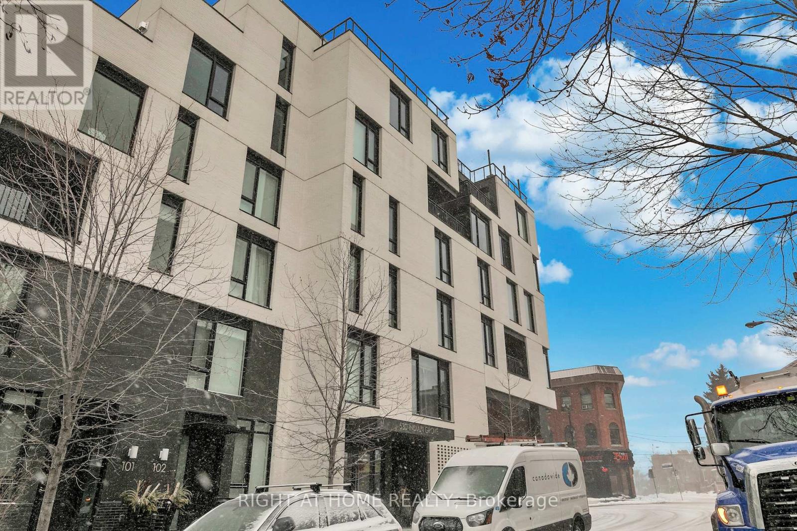 613 - 530 Indian Grove, Toronto, Ontario  M6P 0B3 - Photo 17 - W12947782