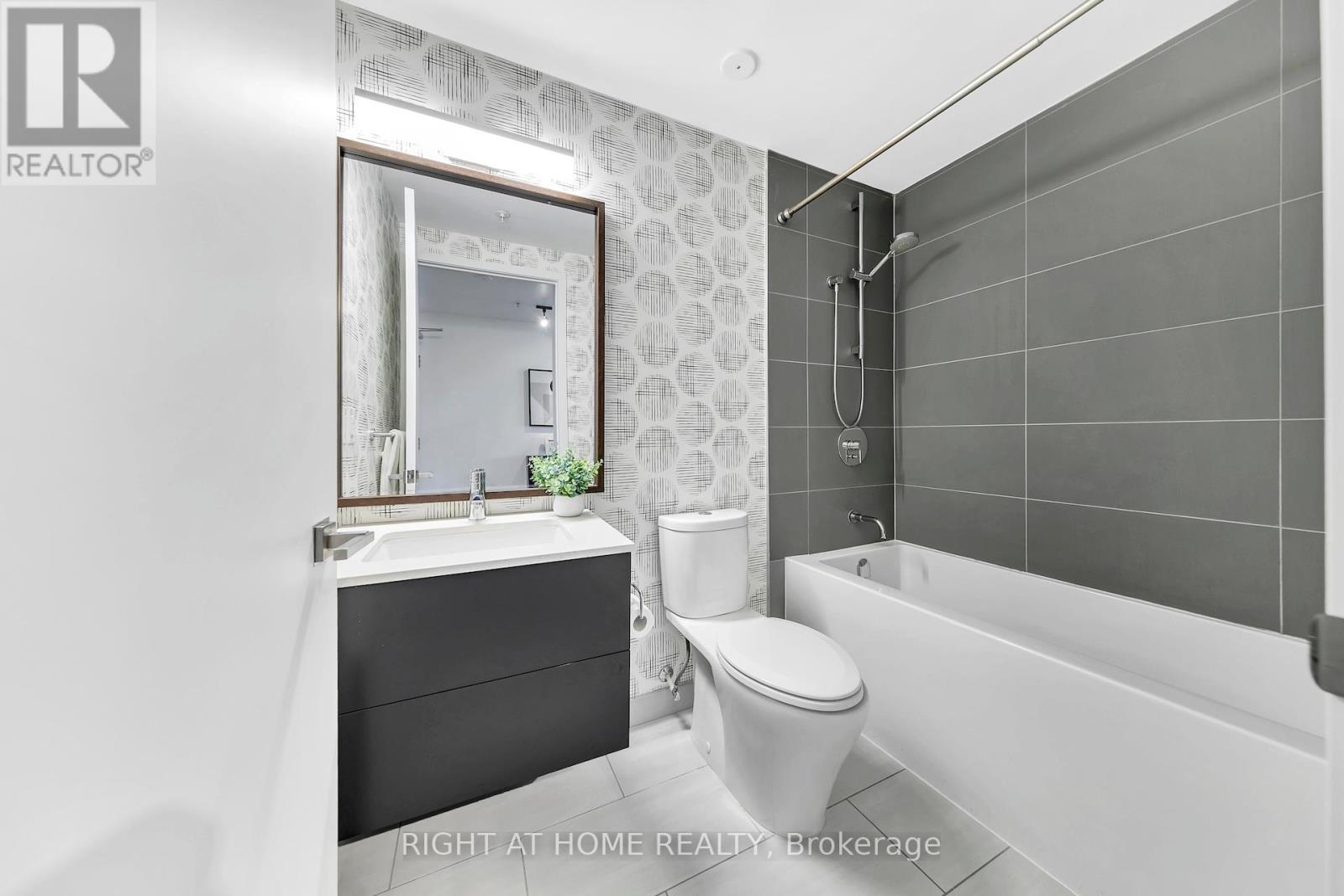 613 - 530 Indian Grove, Toronto, Ontario  M6P 0B3 - Photo 24 - W12947782
